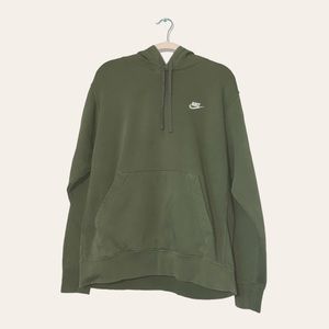 Nike Men’s Sportswear Club Fleece Pullover Hoodie